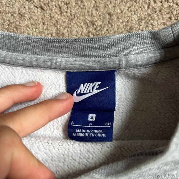 Nike grey crewneck - Picture 3 of 3